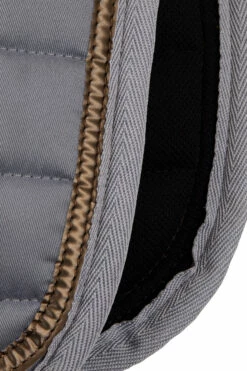 Horze Munich Vielseitigkeitsschabracke Mit Metall-Detail 20 Horze Munich Vielseitigkeitsschabracke Mit Metall-Detail -Reitsportbedarf Verkäufe 2024 17402 ALG 3