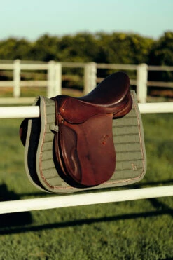 Horze Munich Vielseitigkeitsschabracke Mit Metall-Detail 25 Horze Munich Vielseitigkeitsschabracke Mit Metall-Detail -Reitsportbedarf Verkäufe 2024 17402 OVGR 4