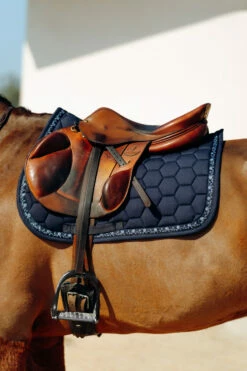 Horze Kaitlin Vielseitigkeitsschabracke Mit Floraler Einfassung 25 Horze Kaitlin Vielseitigkeitsschabracke Mit Floraler Einfassung -Reitsportbedarf Verkäufe 2024 17403 PDB 3