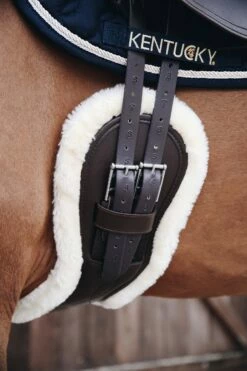 Kentucky Horsewear Anatomischer Lammfell Gurtschoner -Reitsportbedarf Verkäufe 2024 338010 NAT 3